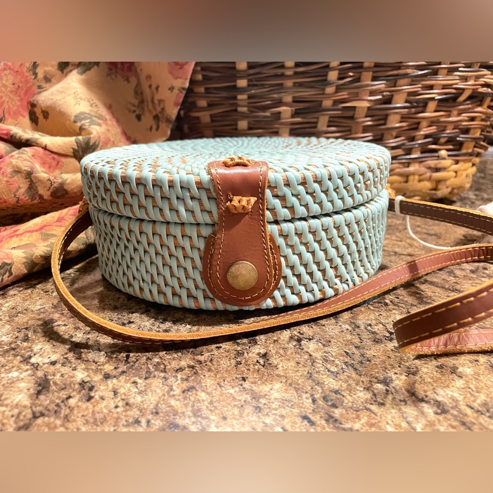 Rattan w Turquoise Weave Round Purse Crossbody Leather Strap w Tassel 8” - Picture 3 of 12